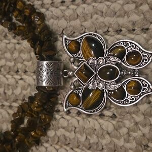 Tigers eye 3 chip strand statement necklace.